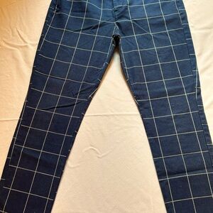 Gap six 8 slim city crop navy/white tapered trouser, front pockets